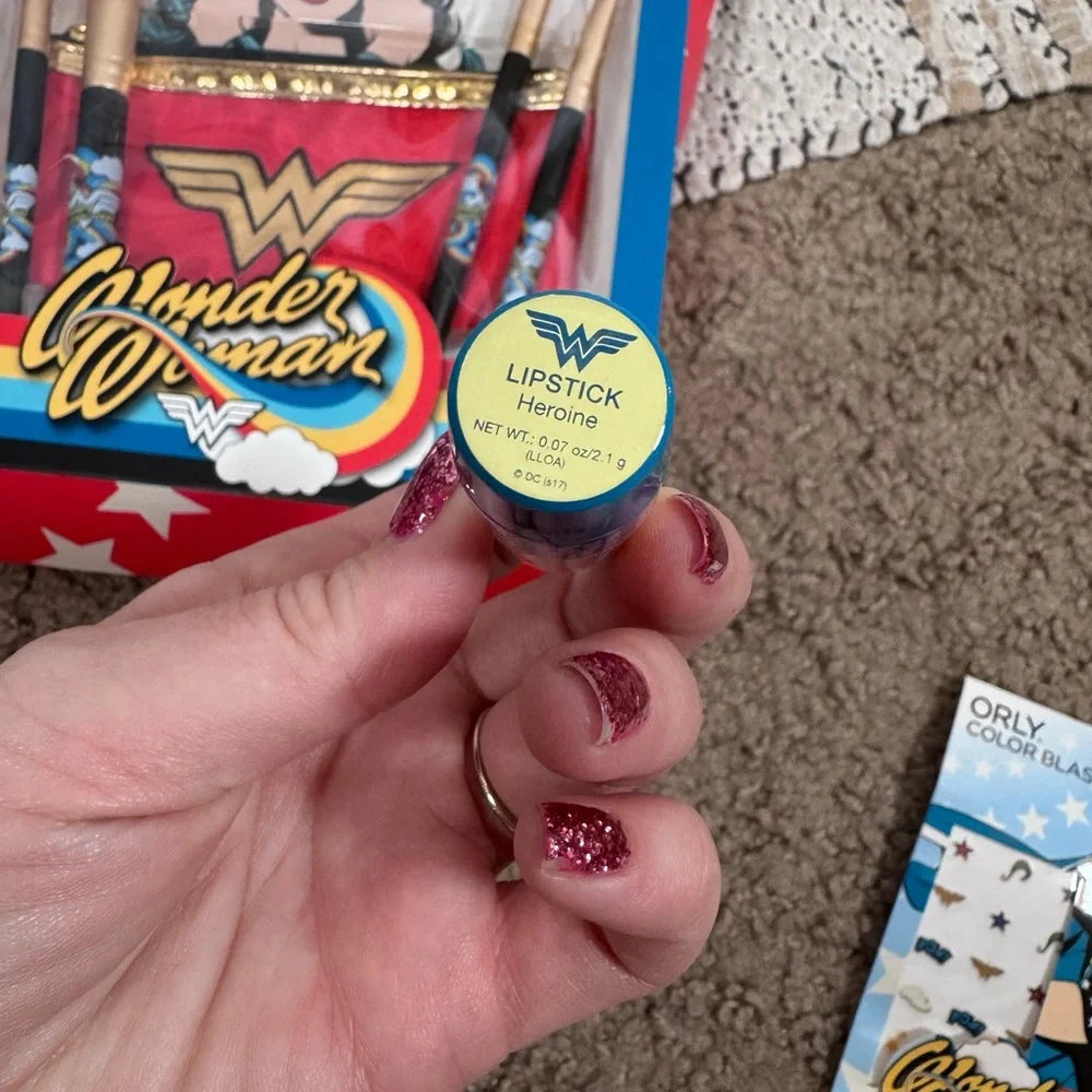 Warner Bros. Wonder Woman Face & Eye Brush Set Makeup Set